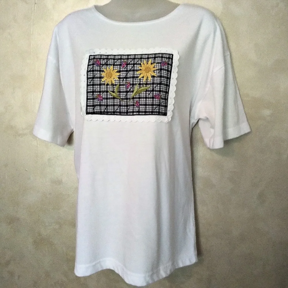 Embroidered Daisy Tee NWOT LP - Picture 1 of 4